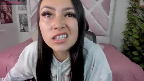 Holly online show from November 2025 12:46:01 AM