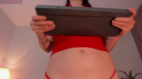 Snapshot of holly_velvett chatting on April 2026 08:51:02 PM holly online show from April 2026 08:51:02 PM