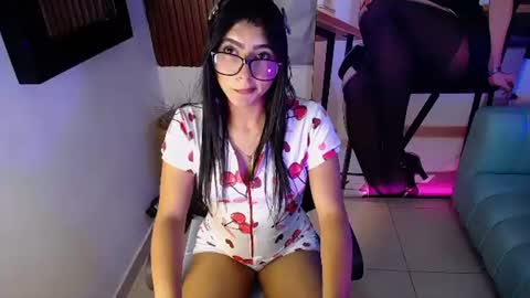 Holly Wastson online show from June 2026 04:00:01 AM