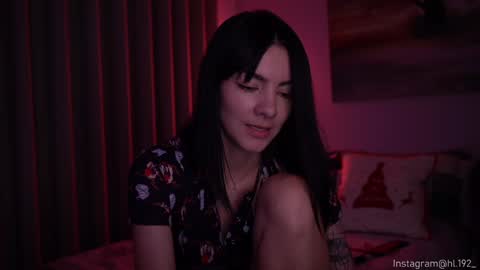 Holly Linder online show from December 2024 05:42:01 AM