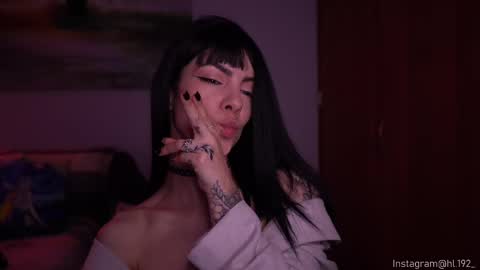 Holly Linder online show from February 2025 05:02:01 AM