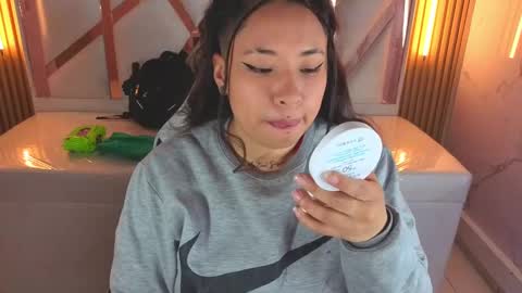 Snapshot of hollypeytoon chatting on November 2025 12:48:02 PM Holly online show from November 2025 12:48:02 PM