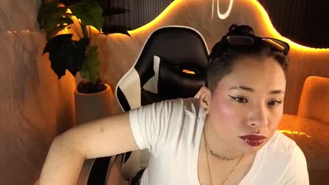 Snapshot of hollypeytoon chatting on November 2025 12:55:01 PM Holly online show from November 2025 12:55:01 PM