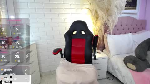 Snapshot of hollyprincess_2 chatting on January 2025 08:38:02 AM holly princess mermaid online show from January 2025 08:38:02 AM