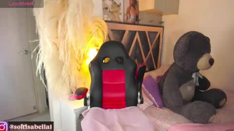 Snapshot of hollyprincess_2 chatting on September 2025 04:01:01 AM holly princess mermaid online show from September 2025 04:01:01 AM