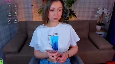 Holly online show from October 2025 08:18:02 AM