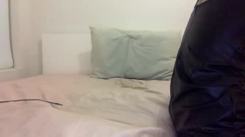 Snapshot of hollyscumslut chatting on April 2026 06:31:02 PM EDGED DICK online show from April 2026 06:31:02 PM