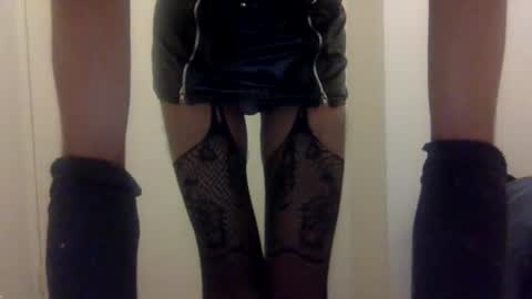 Snapshot of hollyscumslut chatting on April 2026 04:52:02 PM EDGED DICK online show from April 2026 04:52:02 PM