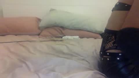 Snapshot of hollyscumslut chatting on April 2026 06:32:02 PM EDGED DICK online show from April 2026 06:32:02 PM