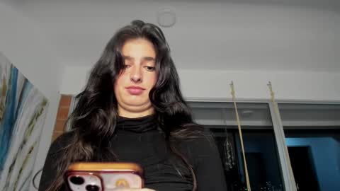 hollyshit_ online show from December 2024 01:24:01 AM