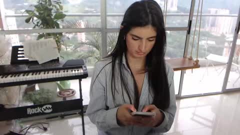 hollyshit_ online show from March 2025 10:43:02 PM