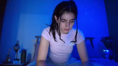 hollyshit_ online show from September 2025 12:45:01 AM