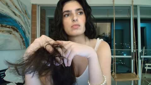 hollyshit_ online show from November 2025 12:00:02 AM