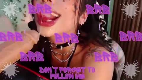 Snapshot of hollyxx_ chatting on January 2025 04:59:01 PM holly online show from January 2025 04:59:01 PM