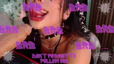 Snapshot of hollyxx_ chatting on January 2025 08:43:02 PM holly online show from January 2025 08:43:02 PM