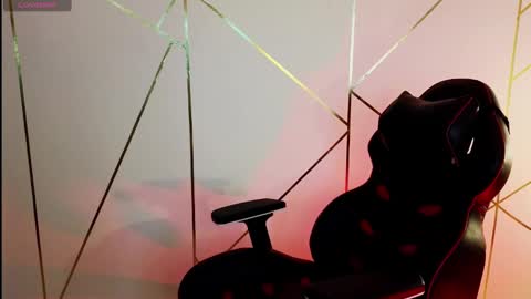 Snapshot of hollyxx_ chatting on February 2025 09:01:01 PM holly online show from February 2025 09:01:01 PM