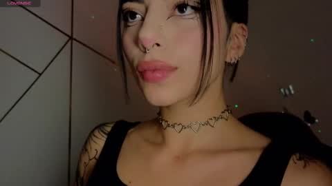 Snapshot of hollyxx_ chatting on September 2025 02:27:02 PM holly online show from September 2025 02:27:02 PM