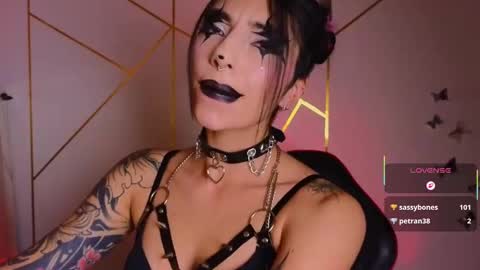 Snapshot of hollyxx_ chatting on October 2025 05:38:01 AM holly online show from October 2025 05:38:01 AM