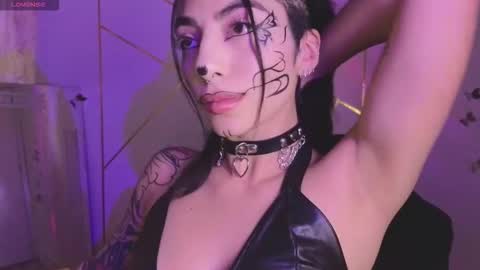 Snapshot of hollyxx_ chatting on October 2025 12:10:01 AM holly online show from October 2025 12:10:01 AM