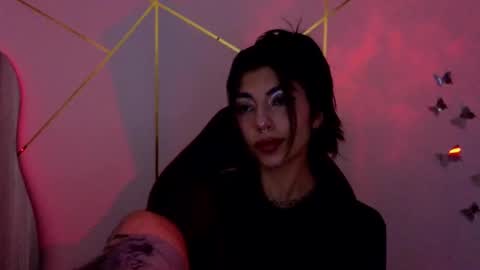 Snapshot of hollyxx_ chatting on November 2025 09:24:02 PM holly online show from November 2025 09:24:02 PM