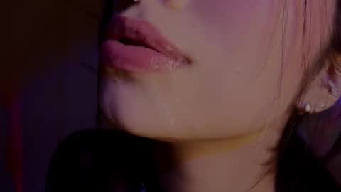 Snapshot of hollyxx_ chatting on February 2026 01:21:01 AM holly online show from February 2026 01:21:01 AM