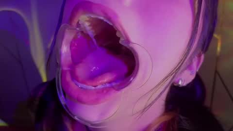 Snapshot of hollyxx_ chatting on February 2026 11:31:02 PM holly online show from February 2026 11:31:02 PM