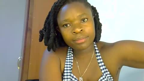 holy_ebony online show from April 2026 08:06:01 PM