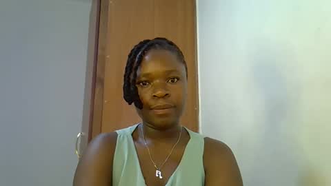 holy_ebony online show from May 2026 05:24:01 AM