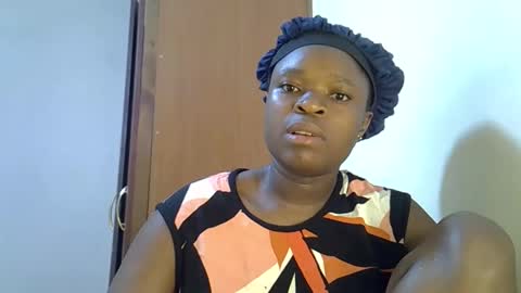 holy_ebony online show from May 2026 04:07:02 AM