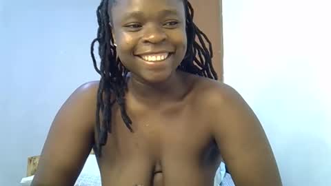 holy_ebony online show from May 2026 04:39:01 AM