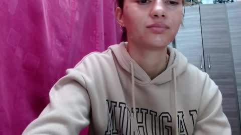 Juli online show from March 2026 03:56:01 AM