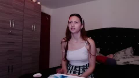 holy_julii online show from June 2026 05:12:01 AM