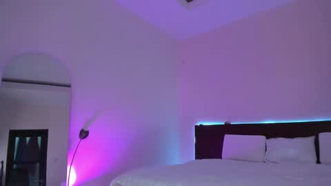 Snapshot of holy_khloe chatting on February 2025 06:56:01 AM Kira Purrr online show from February 2025 06:56:01 AM