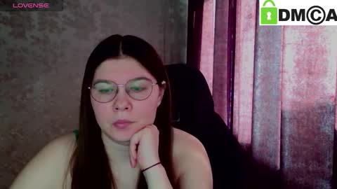 Snapshot of holy_michela chatting on March 2026 05:24:01 AM Welcome guys Pleasure to see you all here My name is MichaelaTip menu is active Private is open online show from March 2026 05:24:01 AM