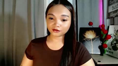 Snapshot of holy_shine chatting on May 2026 08:04:02 PM Bella online show from May 2026 08:04:02 PM