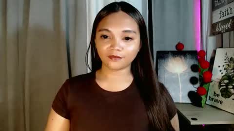 Snapshot of holy_shine chatting on May 2026 10:06:02 PM Bella online show from May 2026 10:06:02 PM