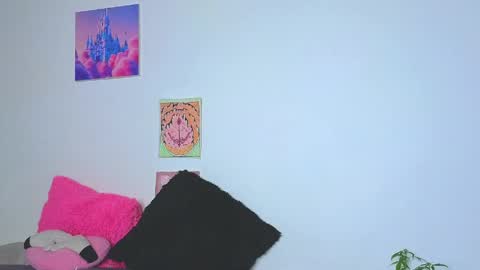 Snapshot of holy_taby_ chatting on May 2026 11:43:02 PM online show from May 2026 11:43:02 PM