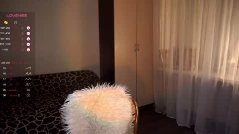 Snapshot of holyvivian chatting on September 2025 08:21:01 PM V online show from September 2025 08:21:01 PM