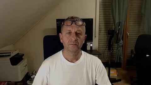 Bernd online show from October 2025 11:39:01 PM