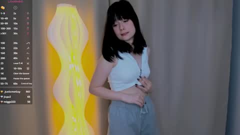 Snapshot of honeey_beee chatting on September 2025 07:28:01 PM May online show from September 2025 07:28:01 PM