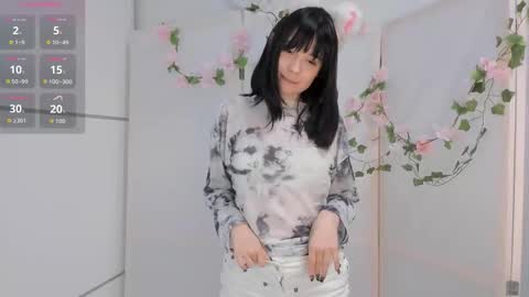 Snapshot of honeey_beee chatting on October 2025 10:49:02 PM May online show from October 2025 10:49:02 PM