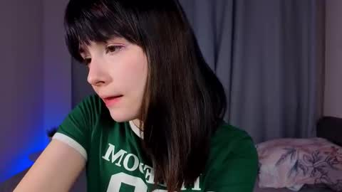 Snapshot of honeey_beee chatting on October 2025 04:06:02 PM May online show from October 2025 04:06:02 PM