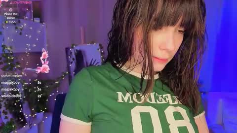 Snapshot of honeey_beee chatting on November 2025 07:13:01 PM May online show from November 2025 07:13:01 PM