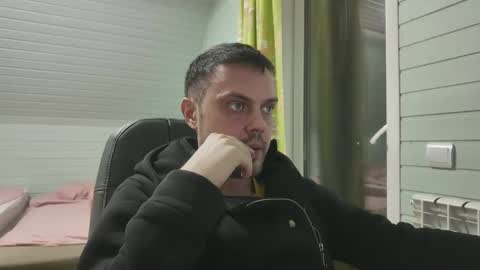 Henry online show from October 2025 06:08:02 PM