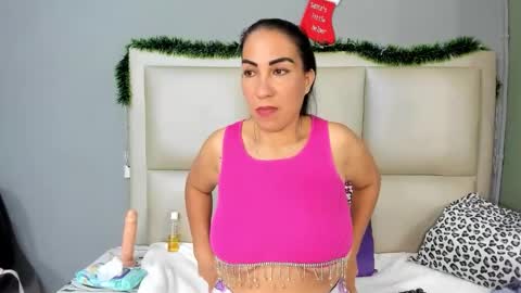 Honey online show from December 2025 08:15:01 PM