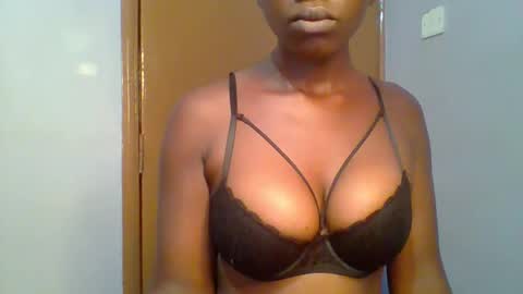 Snapshot of honey_beb chatting on February 2025 07:34:02 AM honey_beb online show from February 2025 07:34:02 AM