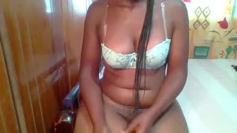 Snapshot of honey_beb chatting on February 2025 05:02:01 AM honey_beb online show from February 2025 05:02:01 AM