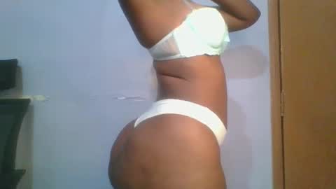 Snapshot of honey_beb chatting on February 2025 10:17:02 AM honey_beb online show from February 2025 10:17:02 AM