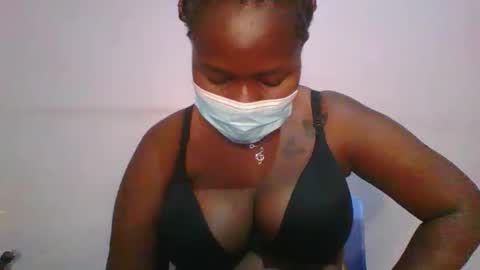 Snapshot of honey_beb chatting on September 2025 04:36:01 AM honey_beb online show from September 2025 04:36:01 AM
