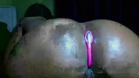 Snapshot of honey_belle7 chatting on June 2026 07:55:01 AM Honey-Belle online show from June 2026 07:55:01 AM